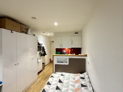 Studio Flat, Gradpad Wood Lane Studios, W12