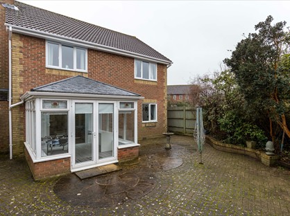 4 Bed Detached House, Angell Close, RH10