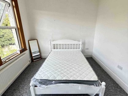 Bedsit, Hardwicke Road, N13
