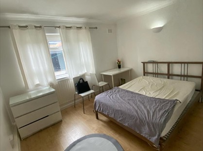 Room in a Shared Flat, Spacious Double Room In Maida Vale/ , W9