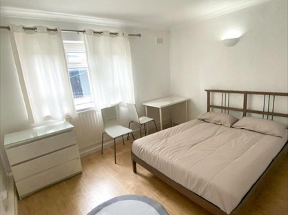 Room in a Shared Flat, Spacious Double Room In Maida Vale/ , W9