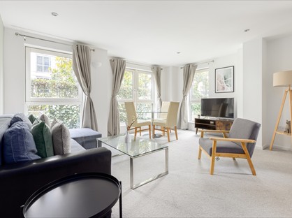 2 Bed Flat, Pine House, SW6