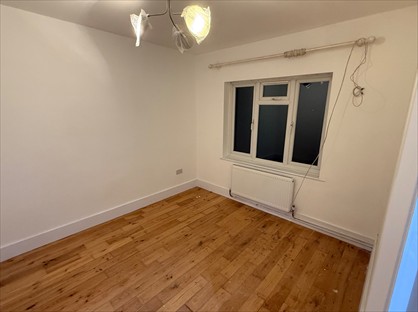 2 Bed Maisonette, Chigwell Road, IG8