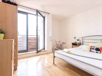 Room in a Shared Flat, Copenhagen Place, E14