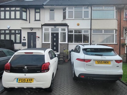 3 Bed Terraced House, Highfield Road, IG8