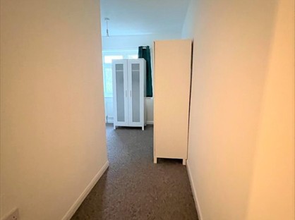 2 Bed Terraced House, Coopers Close, IG7