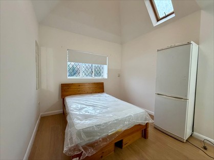Studio Flat, Pollards Hill West, SW16