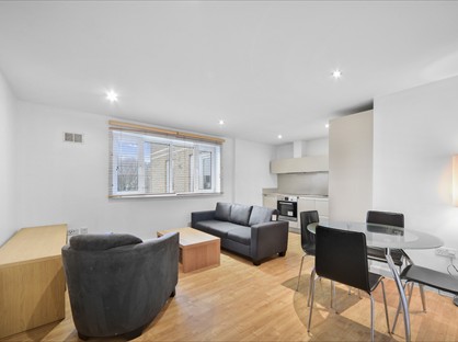 2 Bed Flat, Queensgate House, E3