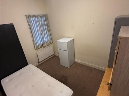 Room in a Shared House, Chapter Road, NW2