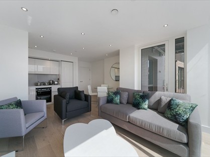 2 Bed Flat, Croxley Court, UB7