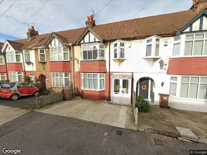 4 Bed Terraced House, Westmount Avenue, ME4