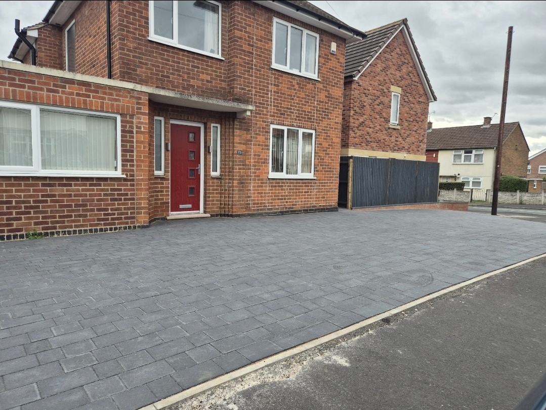 3 Bed Detached House, Oaklands Avenue, DE23, N1 7GU