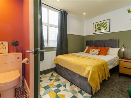 Room in a Shared House, Church Street East, M26