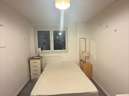 Room in a Shared House, Plough Way, SE16