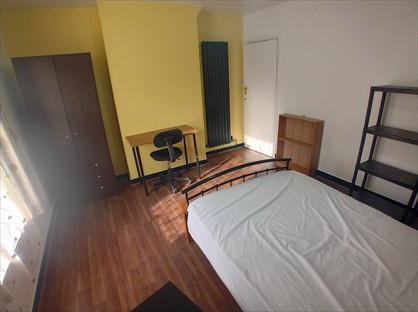 Room in a Shared House, Queens Road, EN8