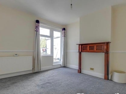 2 Bed Flat, Shenfield Road, CM15