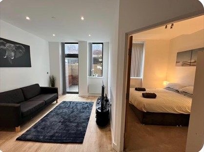 1 Bed Flat, Warwick House, RH1