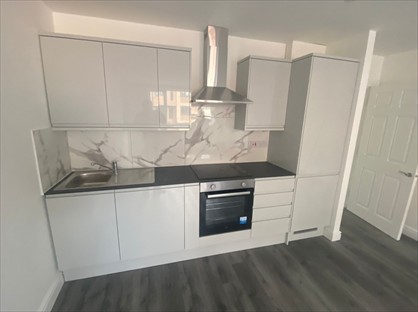 1 Bed Flat, High Street, TW3