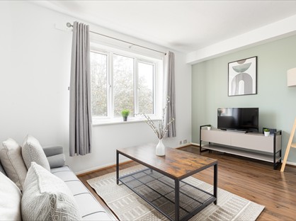 1 Bed Flat, Goodwin Close, SE16