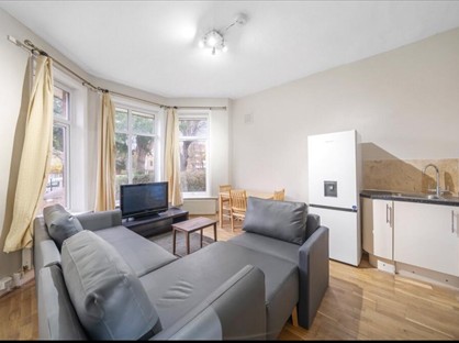 2 Bed Flat, Aldrington Road, SW16