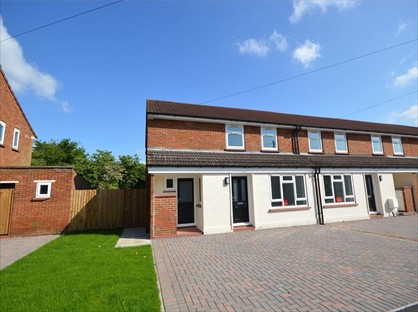 3 Bed Semi-Detached House, Beavers Crescent, TW4