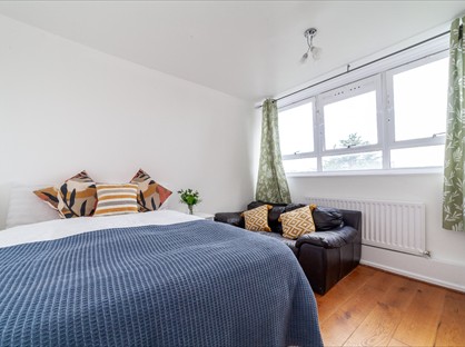 Room in a Shared Flat, Stapleford Close, SW19