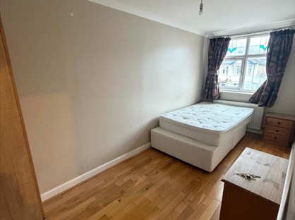 Room in a Shared House, Cranbourne Avenue, E11