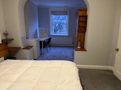 Room in a Shared House, Sladedale Road, SE18