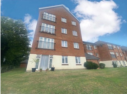 2 Bed Flat, Centrifuge Way, GU14