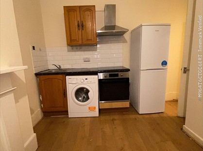 2 Bed Flat, High Street, SM1
