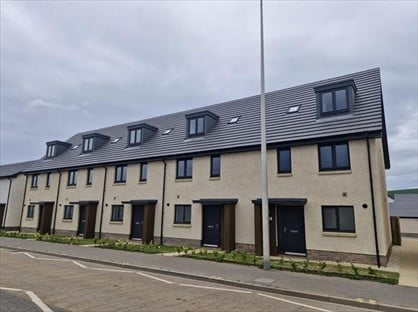 4 Bed Terraced House, Masons Way, EH21