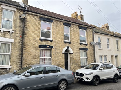 1 Bed Flat, Dale Street, ME4