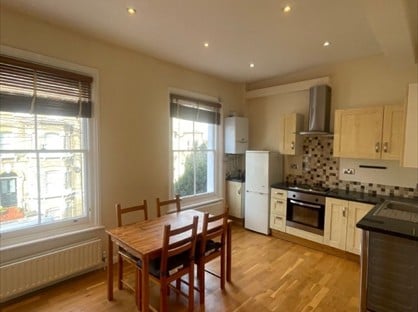 1 Bed Flat, Cologne Road, SW11