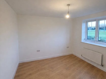 1 Bed Flat, Portobello Grove, L6