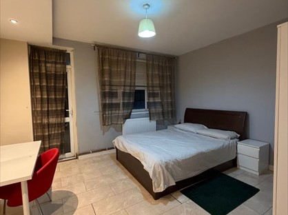 Room in a Shared Flat, Lowood St, E1