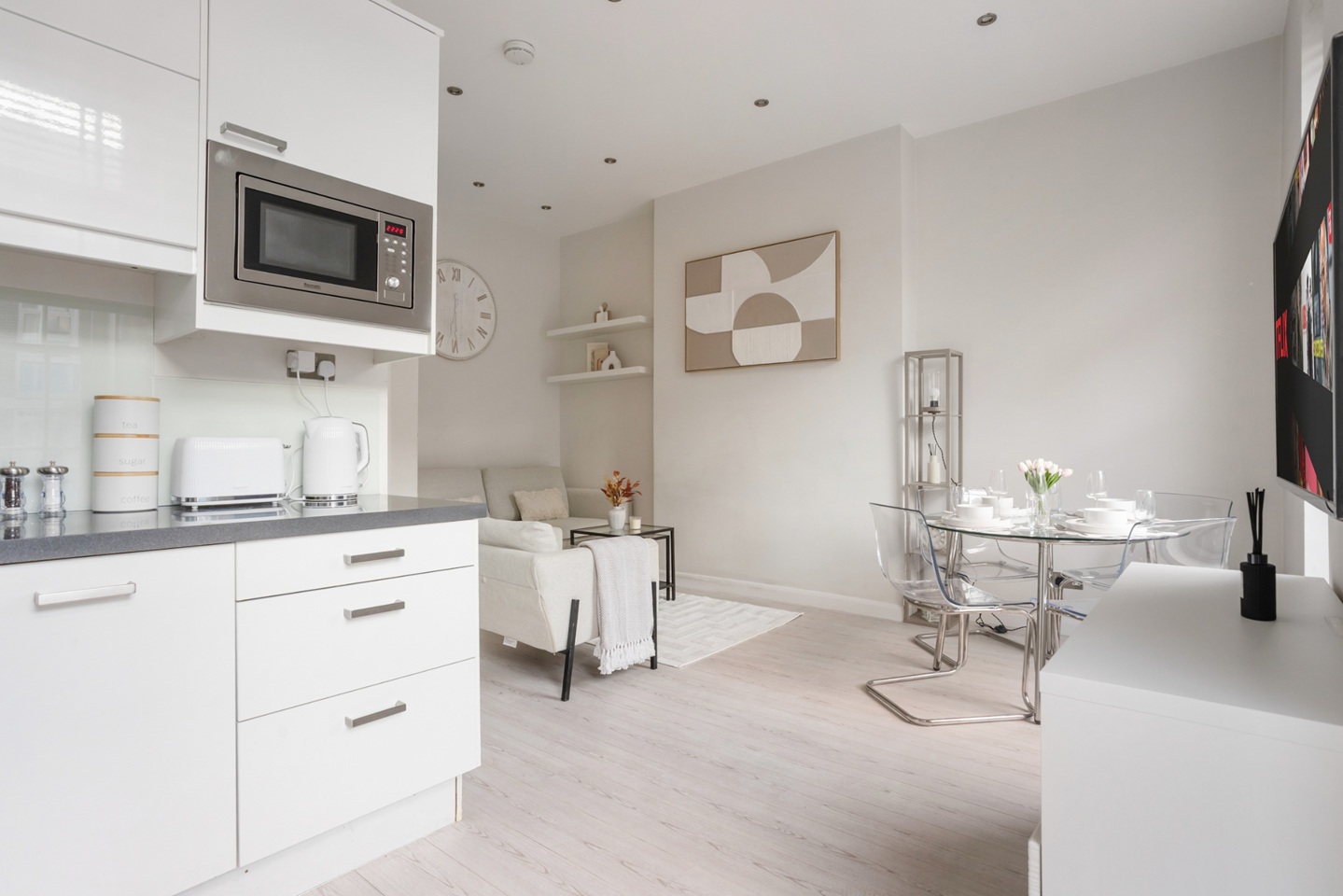 1 Bed Flat, Queensway, W2