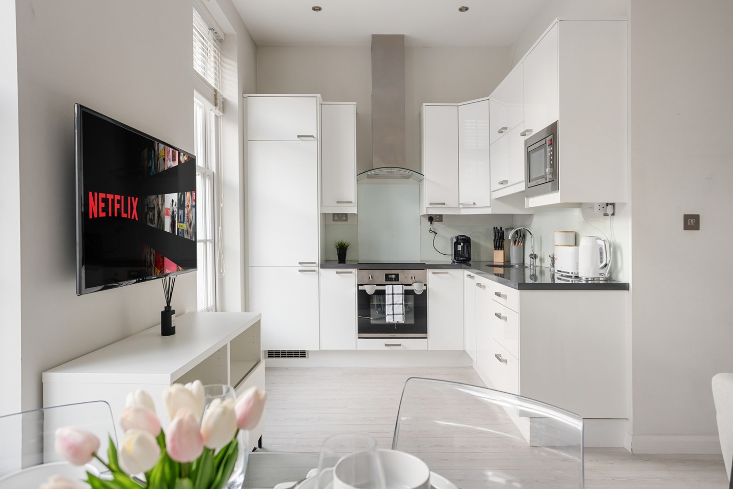 1 Bed Flat, Queensway, W2 photo 5
