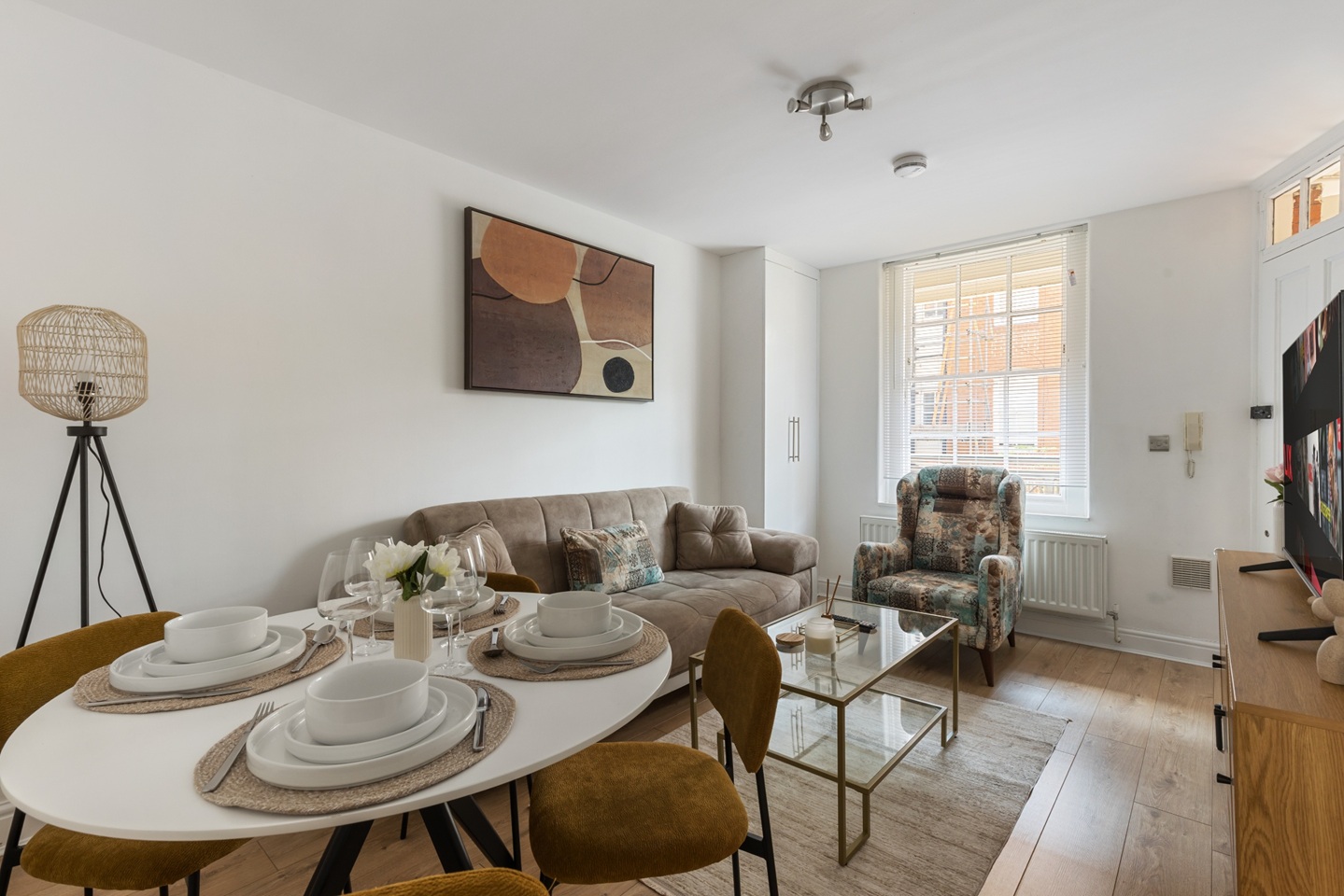 1 Bed Flat, Sheridan Buildings, WC2B photo 5