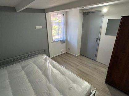 Room in a Shared House, Ifield Drive, RH11