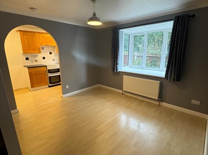 1 Bed Semi-Detached House, Cheshunt, EN8