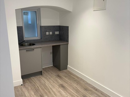 Studio Flat, Lewisham Way, SE14