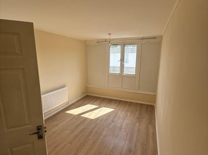 4 Bed Maisonette, Holstein Way, DA18