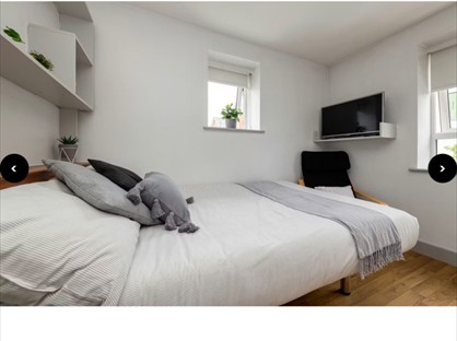 Studio Flat, /First Floor, P01