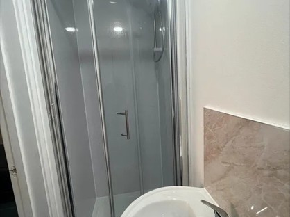 Studio Flat, Market Place, SL9