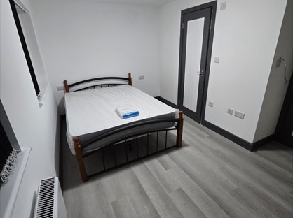 Studio Flat, Conway Road, TW4