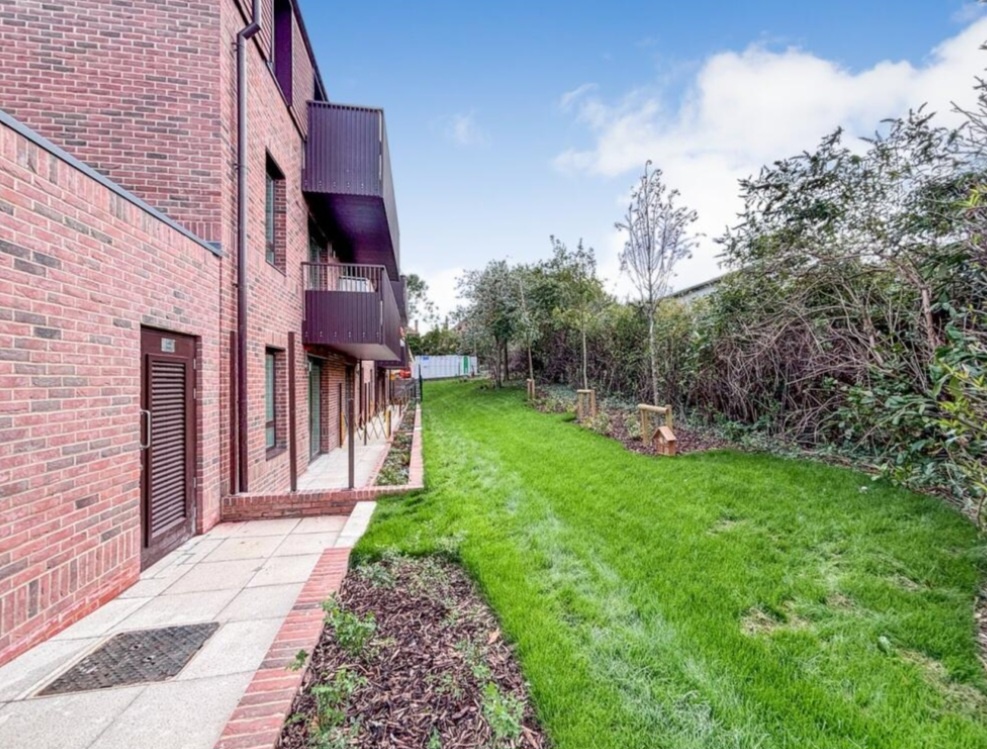 Additional image 7 of Studio Flat, Grovelands Road, RG30, N1 7GU