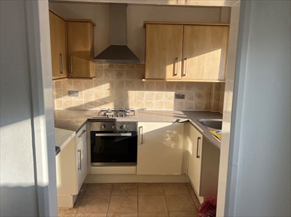 5 Bed Semi-Detached House, Glenmore Street, SS2