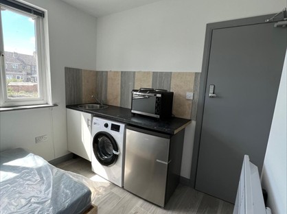 Studio Flat, Clewer Avenue, SL4