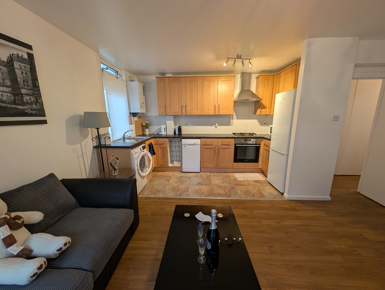 London - 1 Bed Flat, Victoria Rise, SW4 - To Rent Now for £1,900.00 p/m