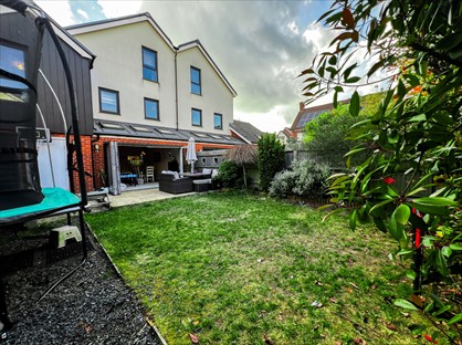 4 Bed Terraced House, Williams Road, RH8